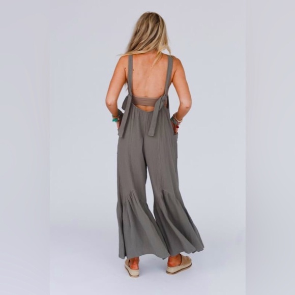 NEW-Sienna Wide Leg Ruffle Jumpsuit (Plus Size) - Picture 5 of 5